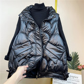 Lai taskutega ja läikiva efektiga naiste vesti mudel