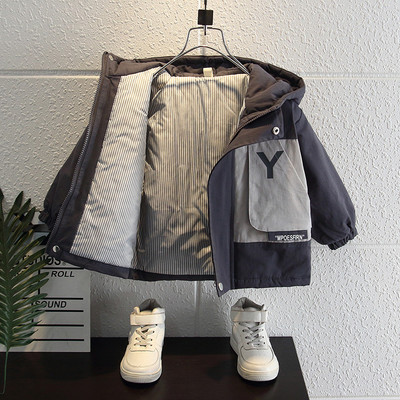 Jesensko-zimska jakna za dječake sa natpisom na leđima