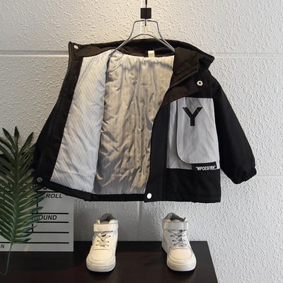 Jesensko-zimska jakna za dječake sa natpisom na leđima