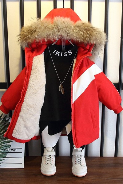 Téli gyerekdzseki meleg béléssel és kapucnival