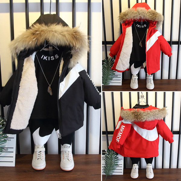 Téli gyerekdzseki meleg béléssel és kapucnival