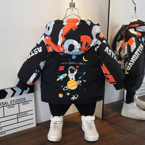 Novi model zimske jakne za dječake sa kapuljačom i aplikacijom