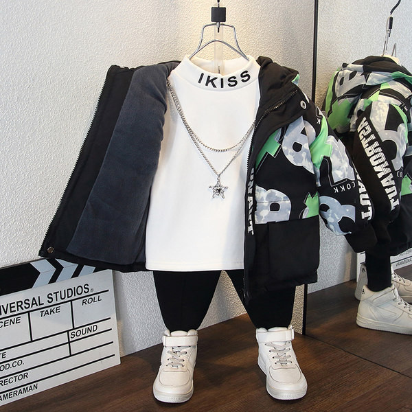 Novi model zimske jakne za dječake sa kapuljačom i aplikacijom