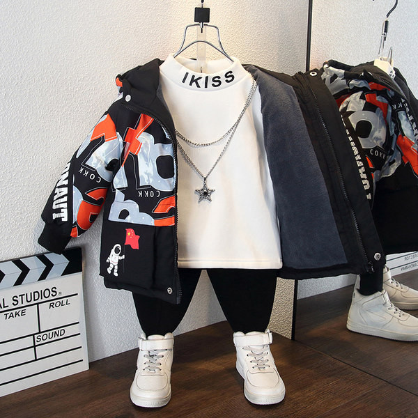 Novi model zimske jakne za dječake sa kapuljačom i aplikacijom