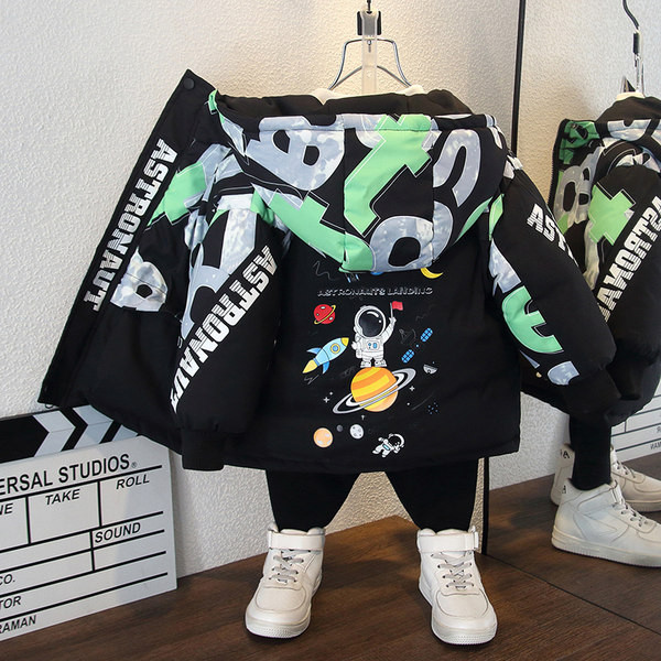 Novi model zimske jakne za dječake sa kapuljačom i aplikacijom