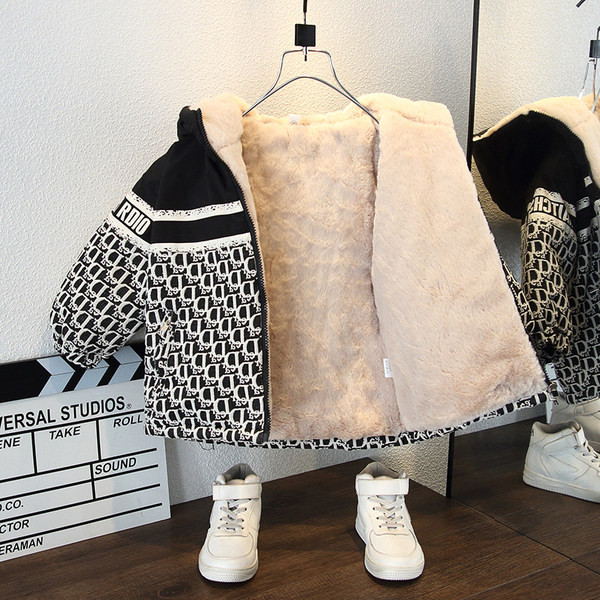 Zimska jakna sa debelom postavom za dječake sa natpisom