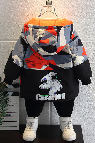 Téli gyerekkabát kapucnival és puha béléssel