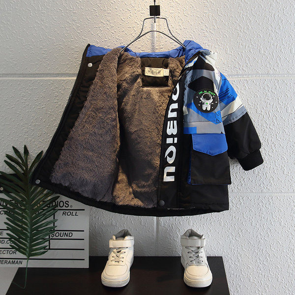 Téli gyerekkabát kapucnival és puha béléssel