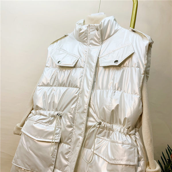 Uus mudel taskutega vest - naistele