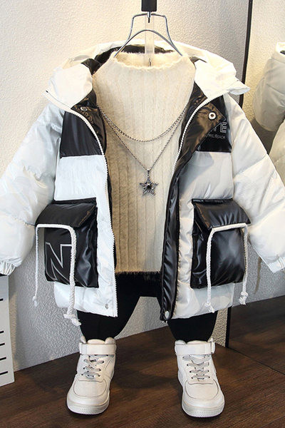 Téli gyerekkabát kapucnival fehér és fekete színben