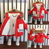 Téli gyerek melegítő pehely béléssel és kapucnival fiúknak