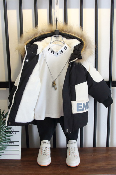 Téli gyerek melegítő pehely béléssel és kapucnival fiúknak