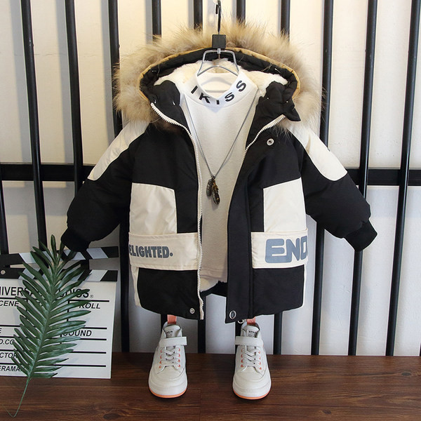 Téli gyerek melegítő pehely béléssel és kapucnival fiúknak