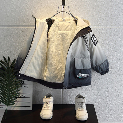 Gyermek téli kabát meleg béléssel és felirattal