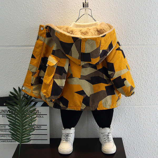 Gyermek terepszínű kabát meleg béléssel