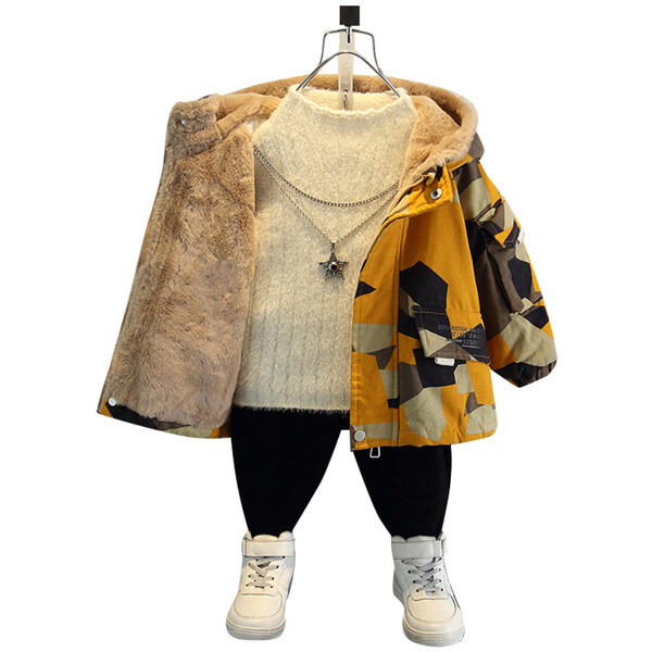 Gyermek terepszínű kabát meleg béléssel