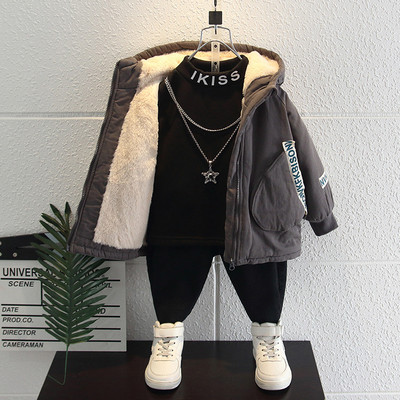 Téli gyerekkabát kapucnival és meleg béléssel