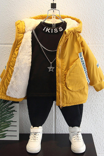 Téli gyerekkabát kapucnival és meleg béléssel