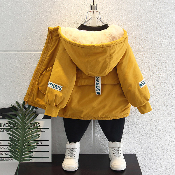 Téli gyerekkabát kapucnival és meleg béléssel