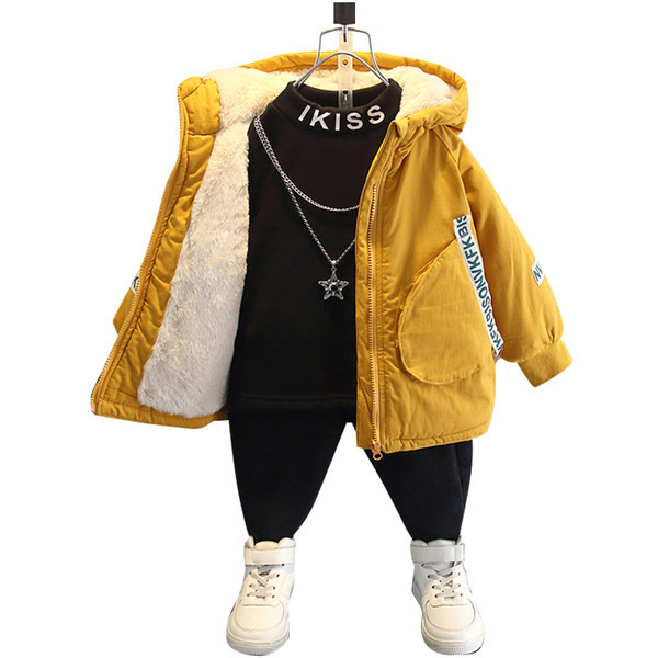 Téli gyerekkabát kapucnival és meleg béléssel