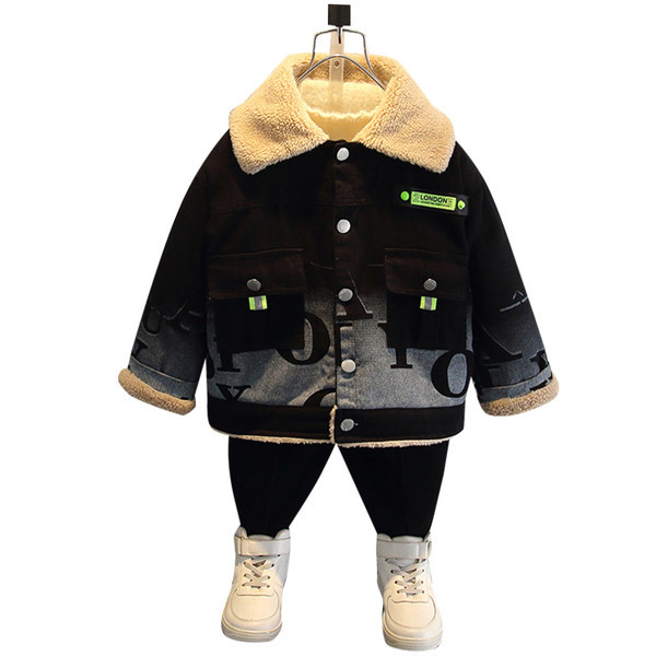 Gyermek bélelt kabát fiúknak felirattal