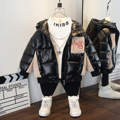 Fényes hatású gyerekkabát bolyhos zsebbel