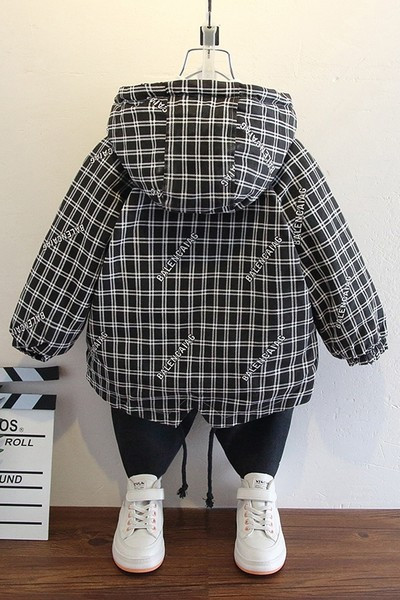 Napi gyermekkabát meleg béléssel és zsebekkel