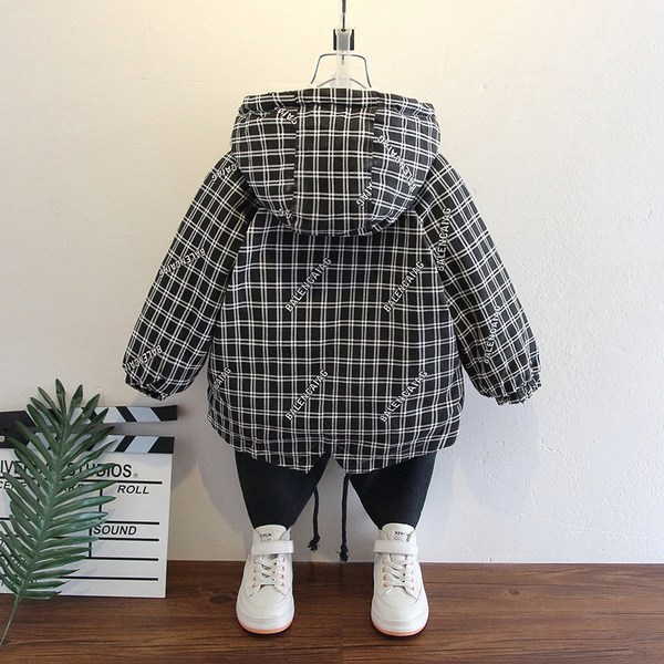 Napi gyermekkabát meleg béléssel és zsebekkel