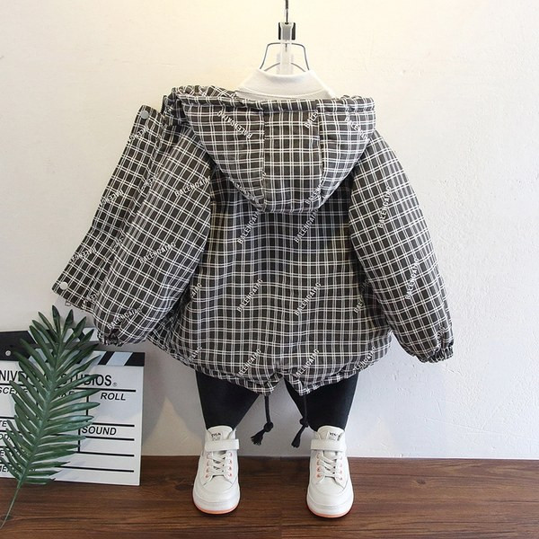 Napi gyermekkabát meleg béléssel és zsebekkel