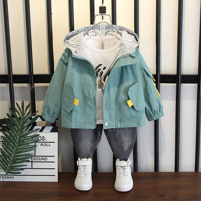 Kolmes värvitoonis kapuutsiga ja taskutega laste talvejope