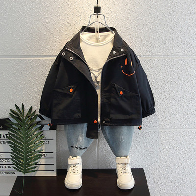 Svakodnevna dječja jakna s džepovima i aplikacijom za dječake41