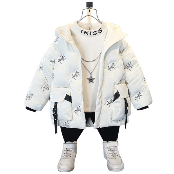 Új modell gyerek kabát fiúknak rátéttel