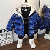 Modern, kapucnival és cipzáras gyerekdzseki fiúknak