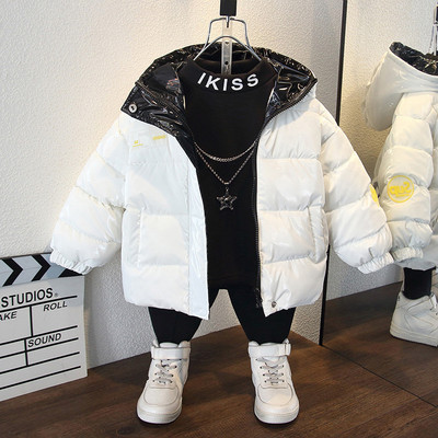 Modern, kapucnival és cipzáras gyerekdzseki fiúknak