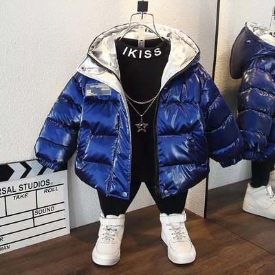 Modern, kapucnival és cipzáras gyerekdzseki fiúknak