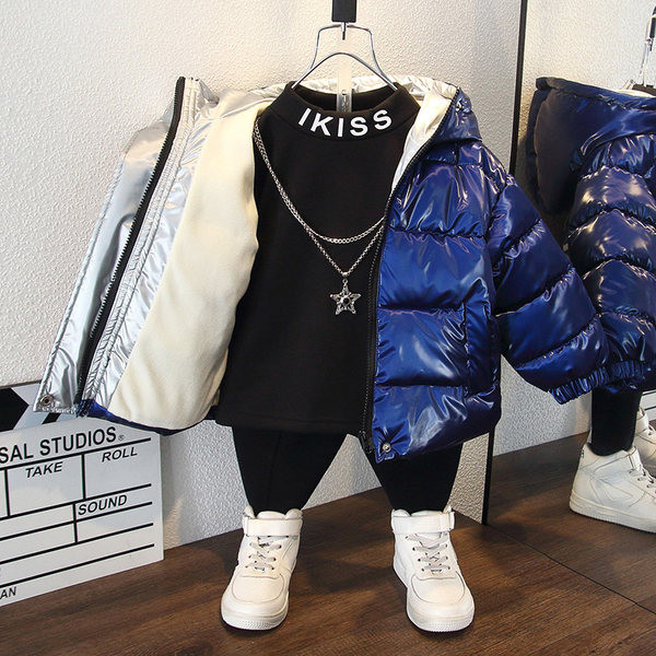 Modern, kapucnival és cipzáras gyerekdzseki fiúknak