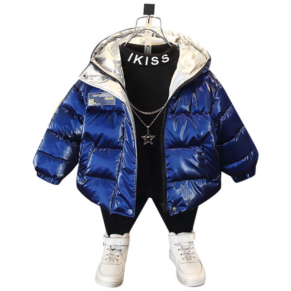 Modern, kapucnival és cipzáras gyerekdzseki fiúknak