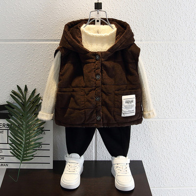 Modern gyerekmellény kapucnival és gombokkal fiúknak