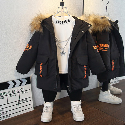 Téli kabát fiúknak kapucnival és feliratokkal