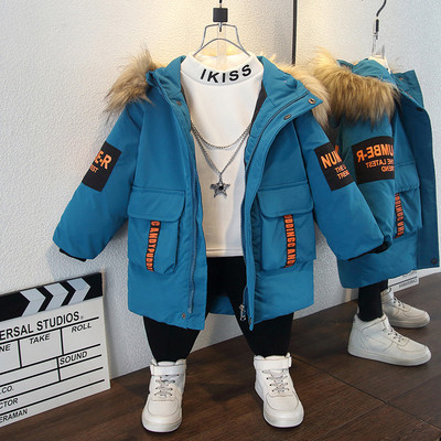 Téli kabát fiúknak kapucnival és feliratokkal