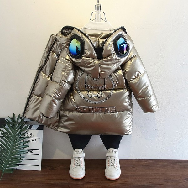 Stílusos hosszú gyerekkabát 3D elemmel fiúknak