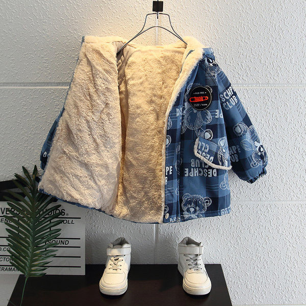 Női alkalmi kabát meleg béléssel és gombokkal