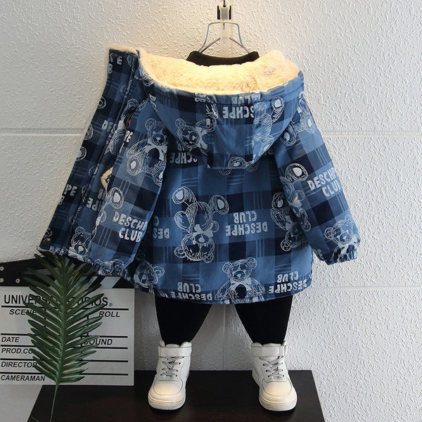 Női alkalmi kabát meleg béléssel és gombokkal