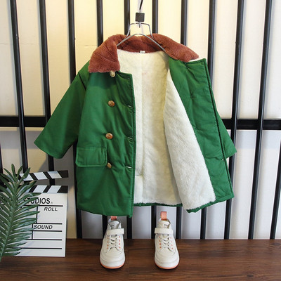 Gyermekkabát meleg béléssel és klasszikus gallérral