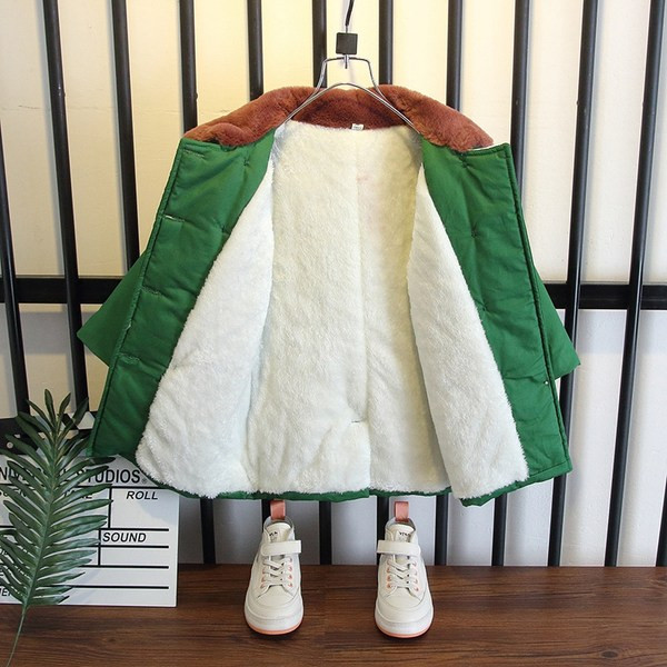 Gyermekkabát meleg béléssel és klasszikus gallérral