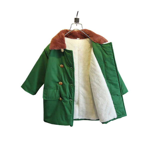 Gyermekkabát meleg béléssel és klasszikus gallérral