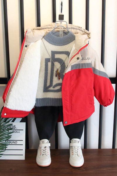 Gyerek téli kabát kapucnival és felirattal fiúknak