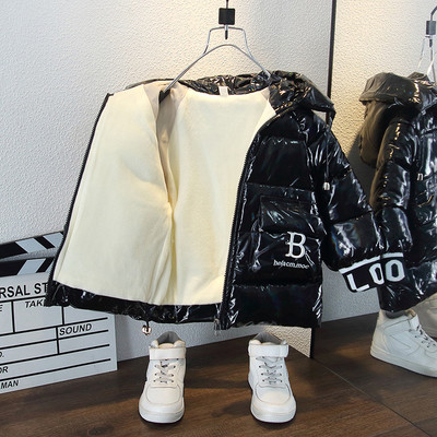 Μοντέρνο χειμωνιάτικο μπουφάν με κουκούλα για αγόρια