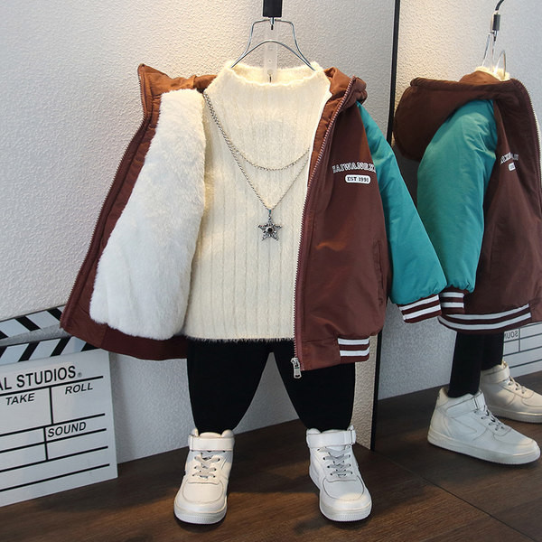 Gyermek topikabát kapucnival és felirattal fiúknak