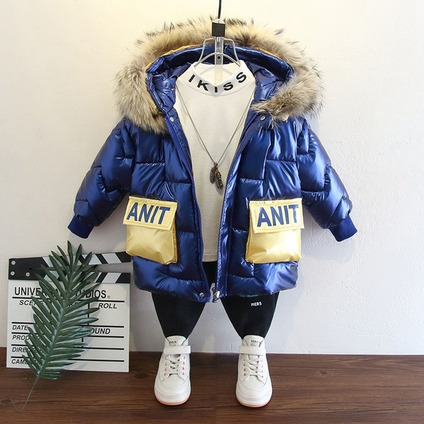 Téli gyerek melegítő, hátoldalán felirattal